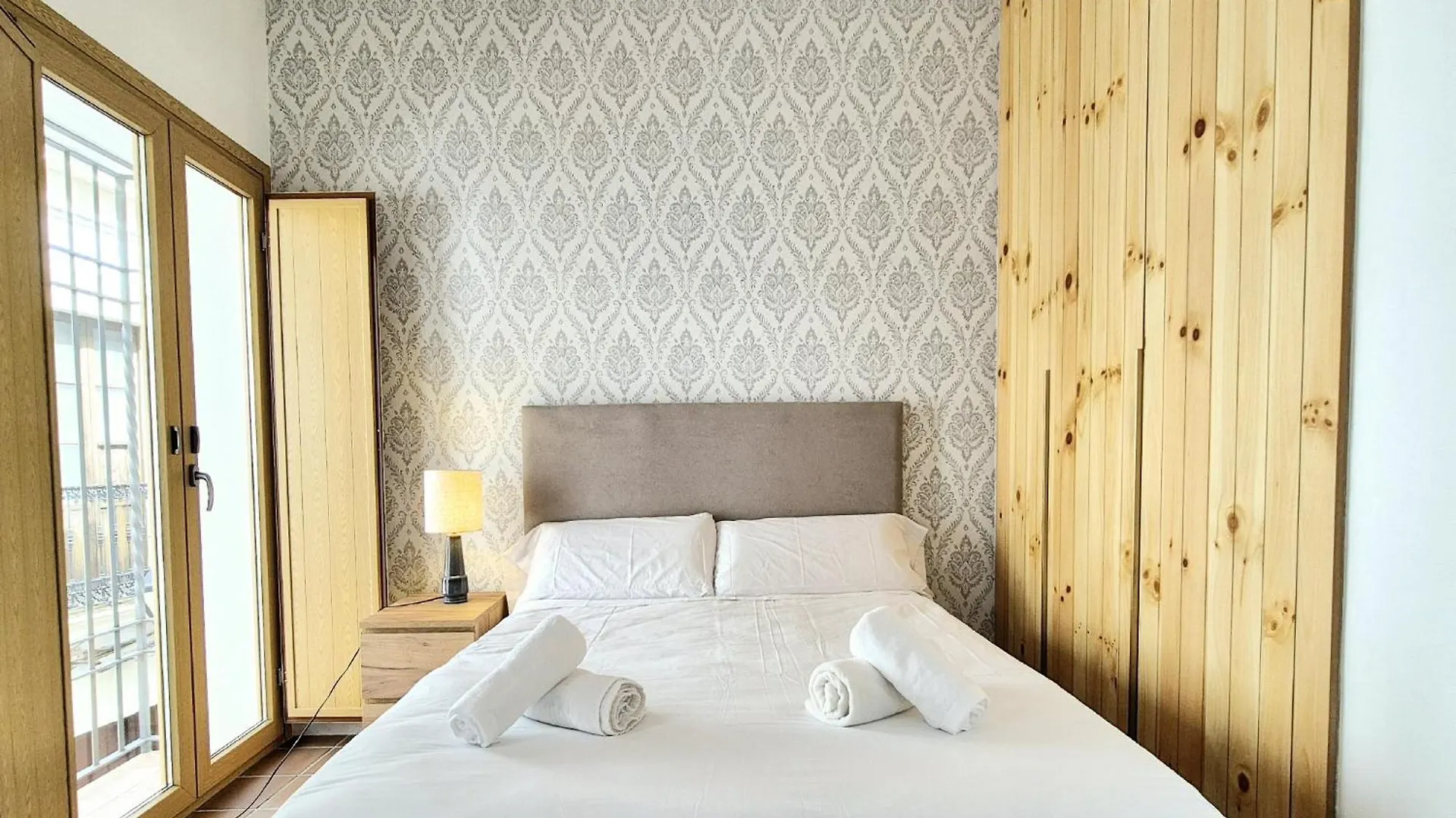Bhost - Palace Córdoba